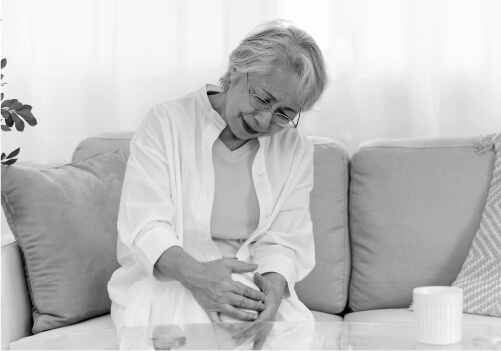 しんどそうな高齢女性